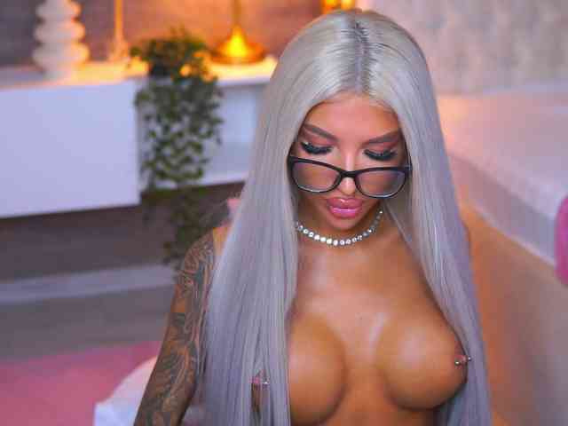 JuicyJessye webcam