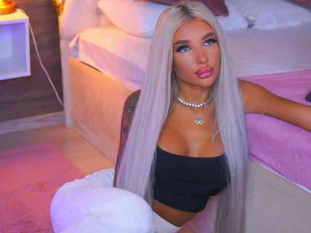 JuicyJessye webcam