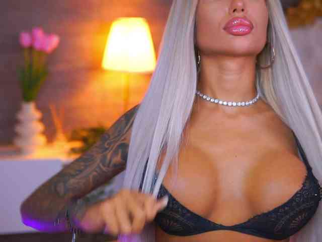 JuicyJessye webcam