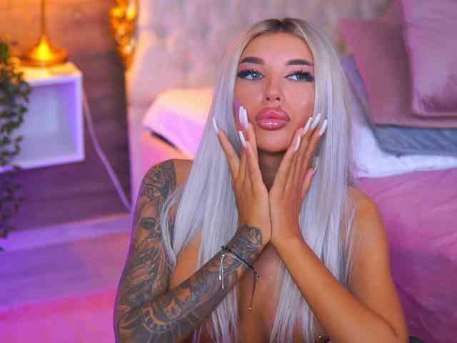 JuicyJessye webcam