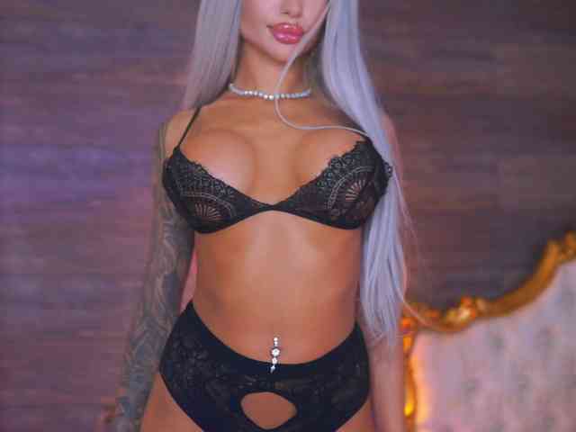 JuicyJessye webcam