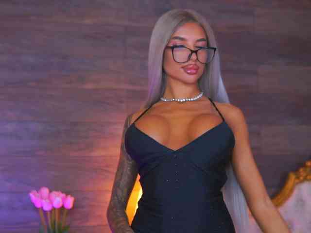 JuicyJessye webcam