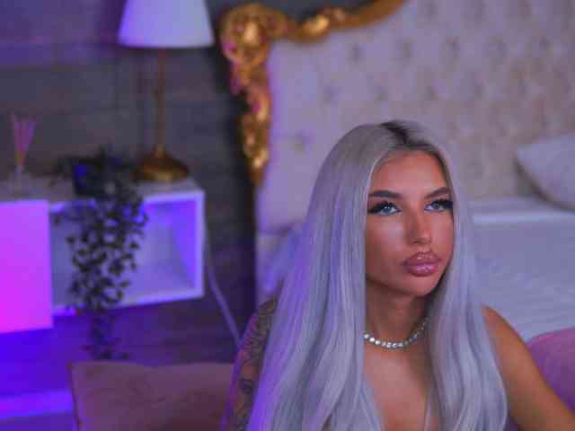 JuicyJessye webcam