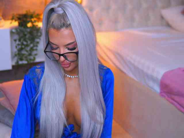 JuicyJessye webcam