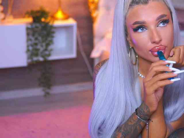 JuicyJessye webcam