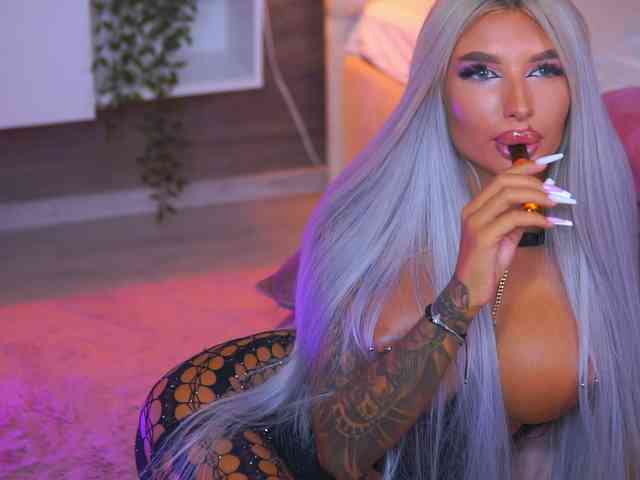 JuicyJessye webcam