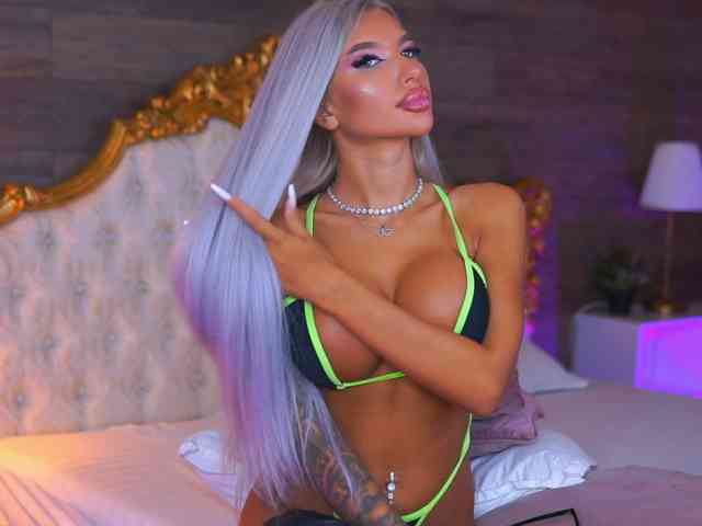 JuicyJessye webcam
