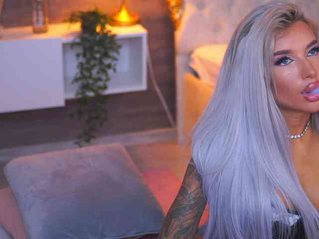 JuicyJessye webcam