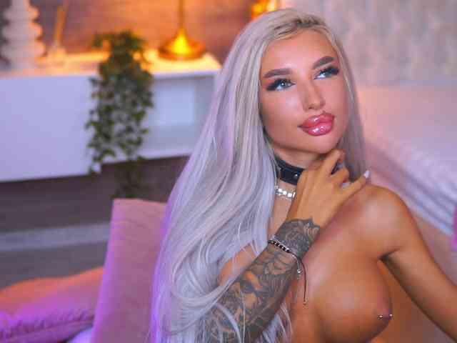 JuicyJessye webcam