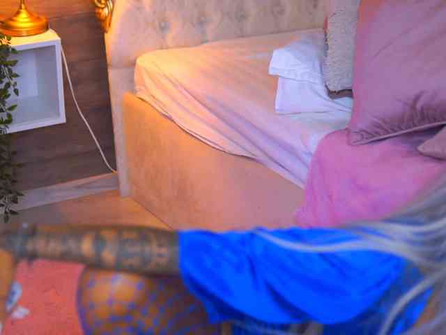 JuicyJessye webcam