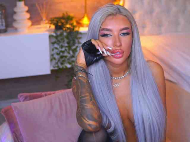 JuicyJessye webcam