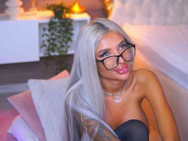 JuicyJessye webcam