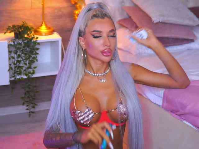 JuicyJessye webcam