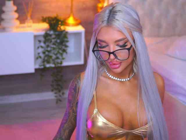 JuicyJessye webcam