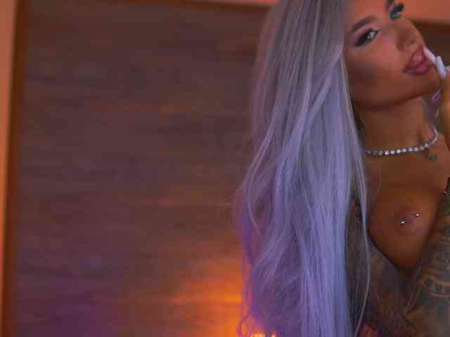 JuicyJessye webcam