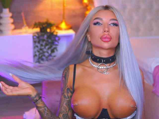 Model: JuicyJessye