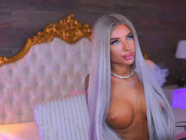 JuicyJessye webcam
