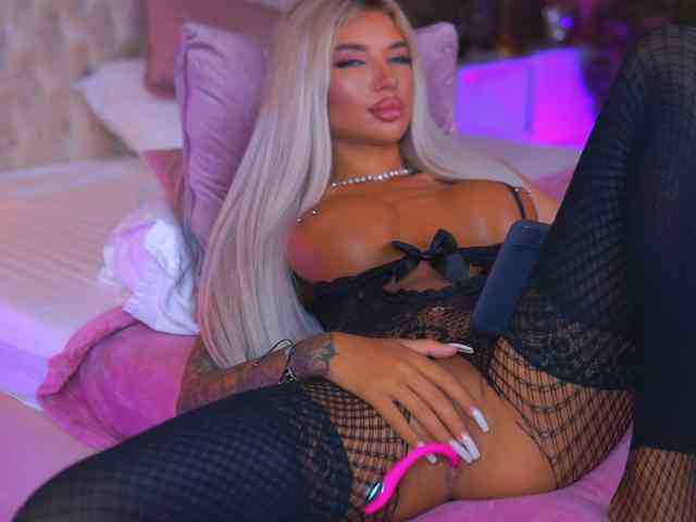 JuicyJessye webcam