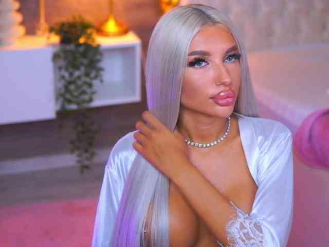 JuicyJessye webcam