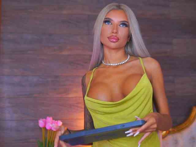 JuicyJessye webcam