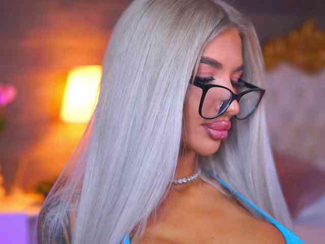 JuicyJessye webcam