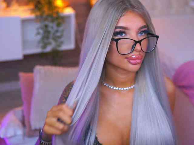 JuicyJessye Sex Cam Show