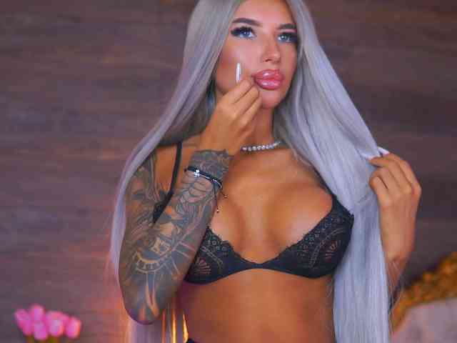 JuicyJessye webcam