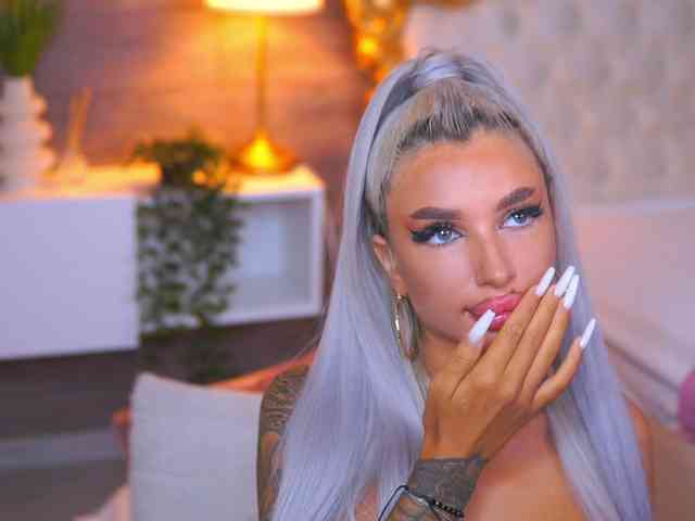 JuicyJessye webcam