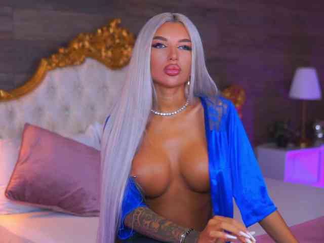 JuicyJessye webcam