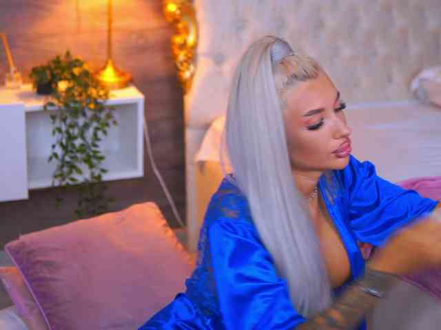 JuicyJessye webcam