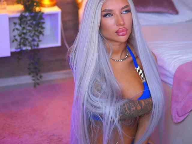 JuicyJessye webcam