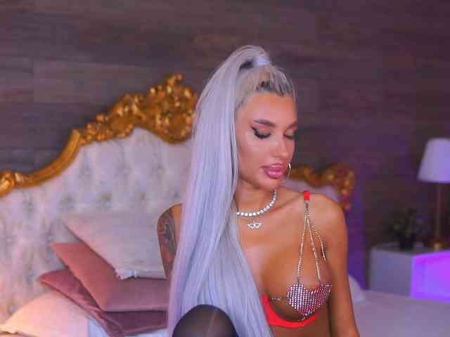 JuicyJessye webcam