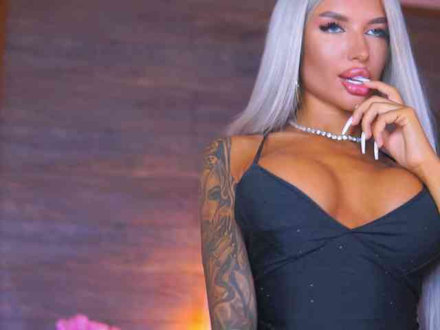 JuicyJessye webcam