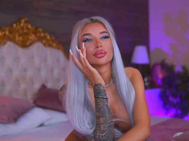 JuicyJessye webcam