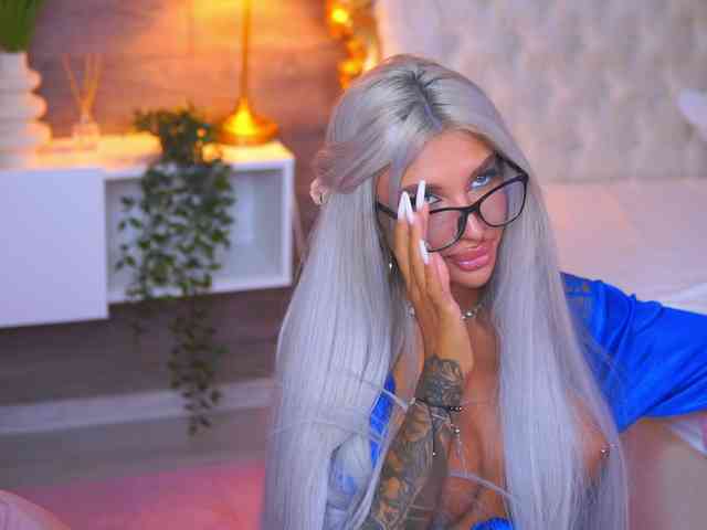 JuicyJessye webcam