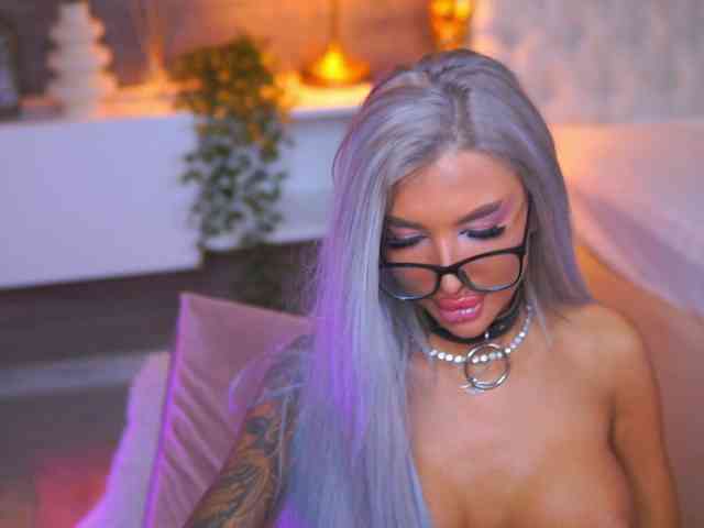 JuicyJessye webcam