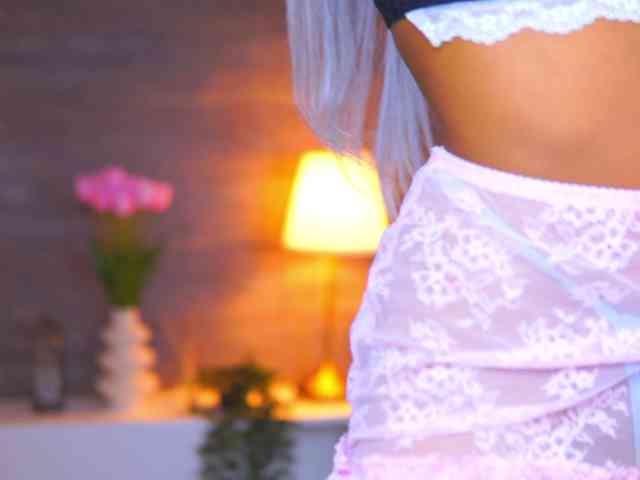JuicyJessye webcam