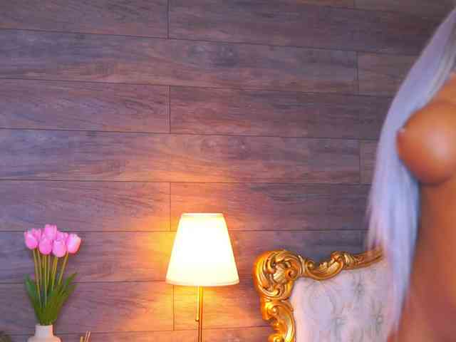 JuicyJessye webcam
