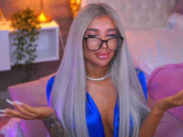 JuicyJessye webcam