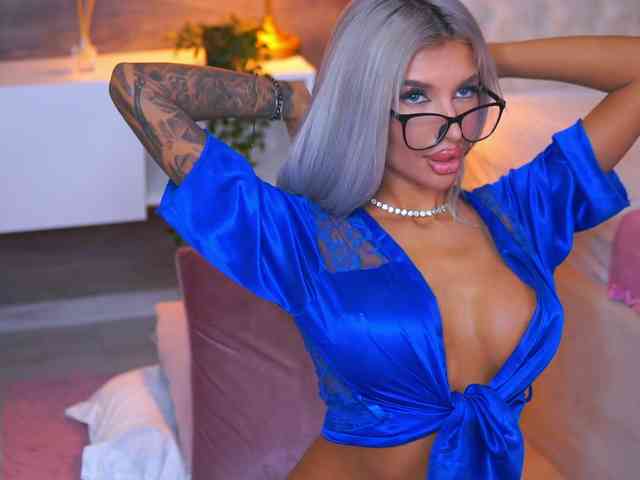 JuicyJessye webcam