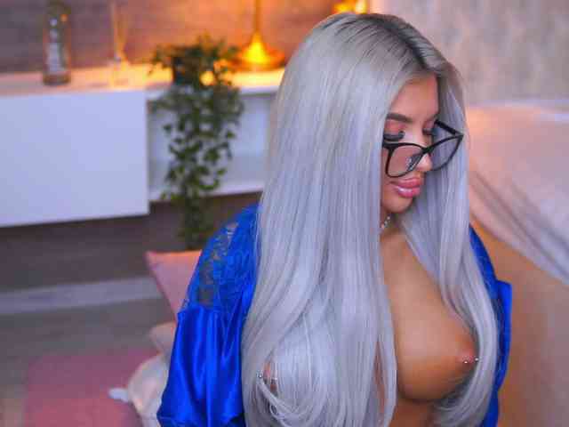 JuicyJessye webcam