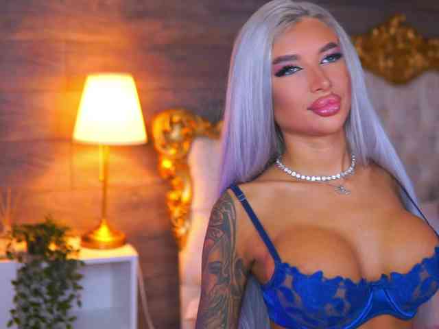 JuicyJessye webcam