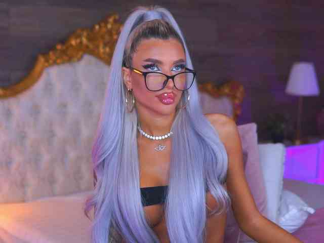 JuicyJessye webcam