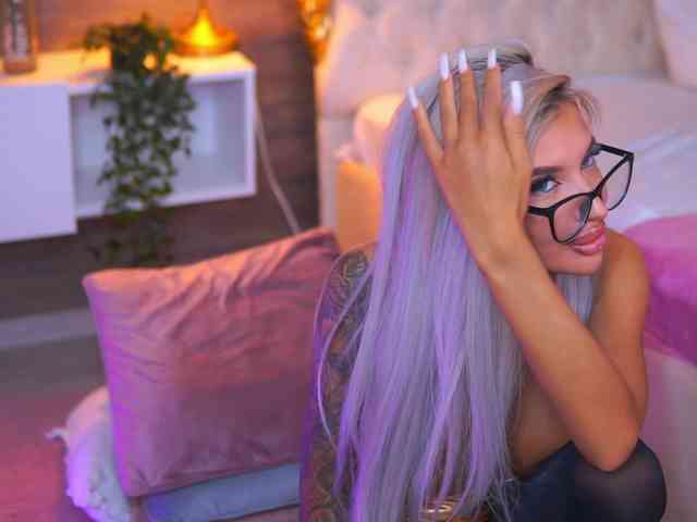 JuicyJessye webcam