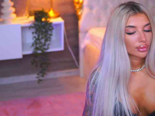 JuicyJessye webcam