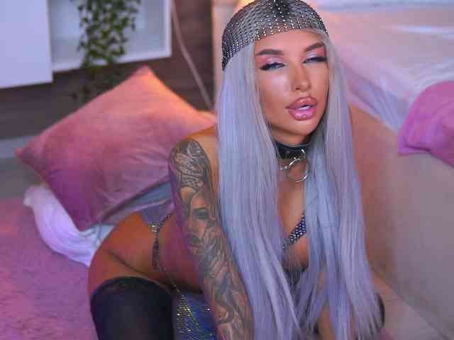 JuicyJessye webcam