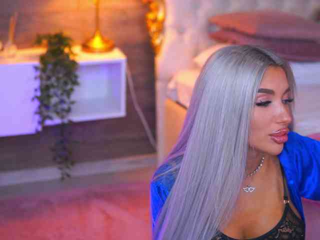 JuicyJessye webcam