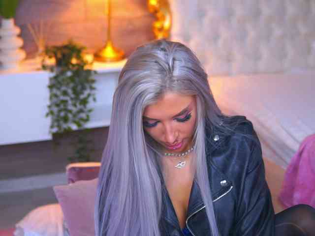 JuicyJessye webcam