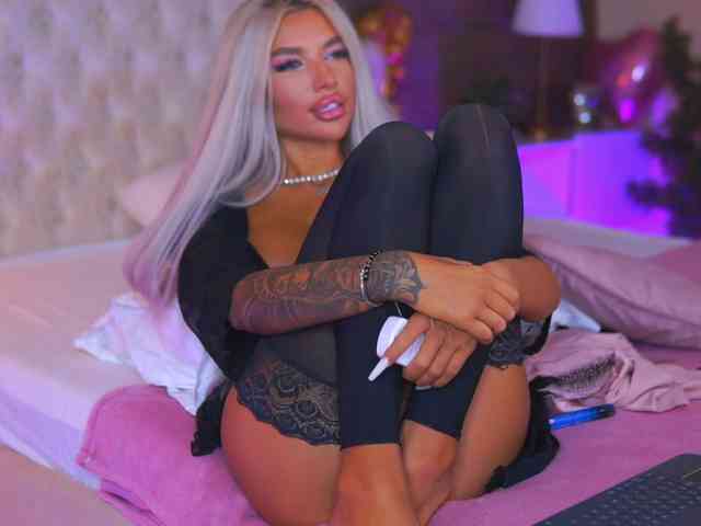 JuicyJessye webcam