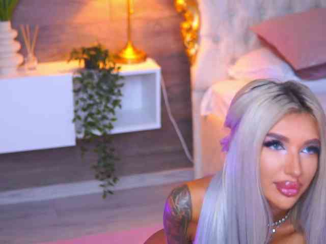 JuicyJessye webcam